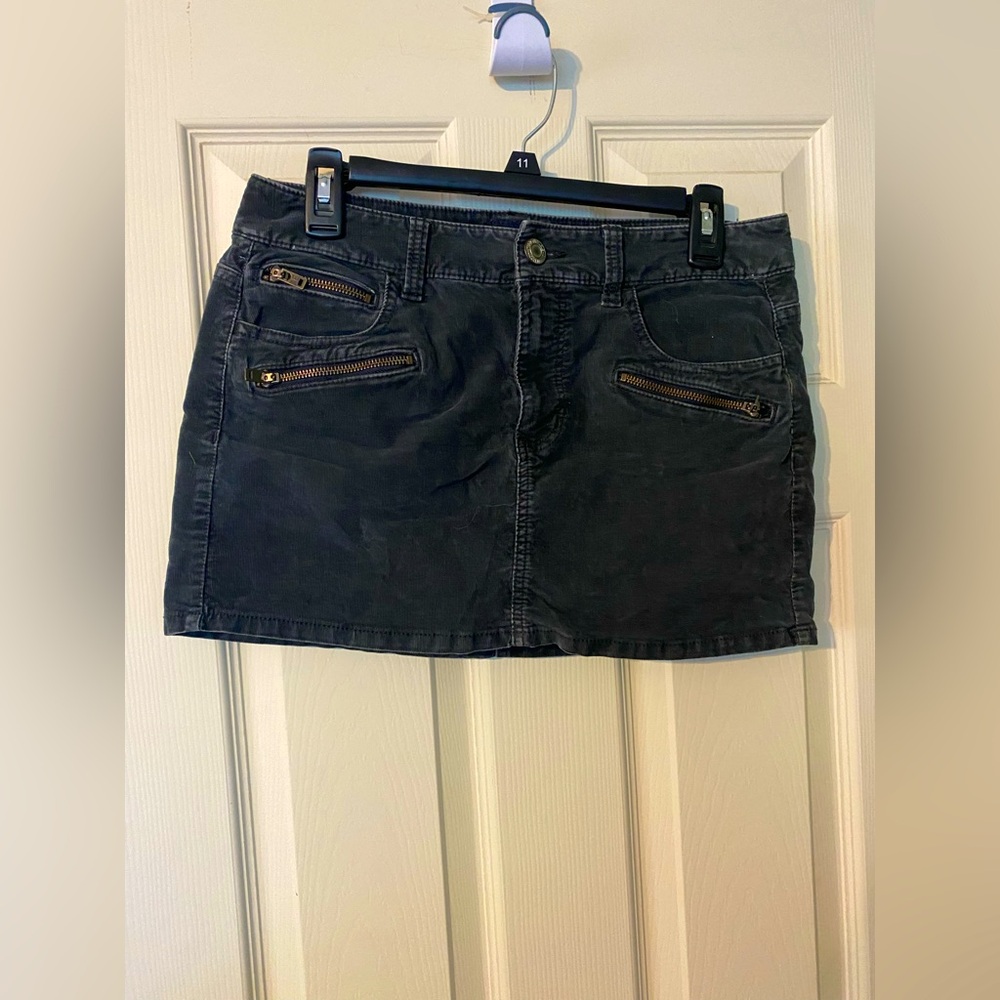 American 🦅 Eagle Black Corduroy Skirt miniskirt with zippers and pockets size 8